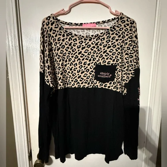 Women’s long sleeve simply southern top - size L - Picture 3 of 4